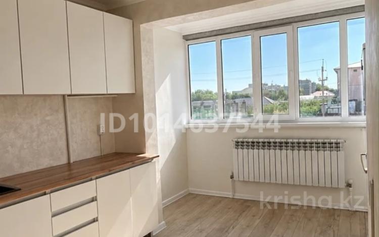4-комнатная квартира · 77 м² · 2/5 этаж, 3мкр 21 за 16 млн ₸ в Кульсары — фото 2