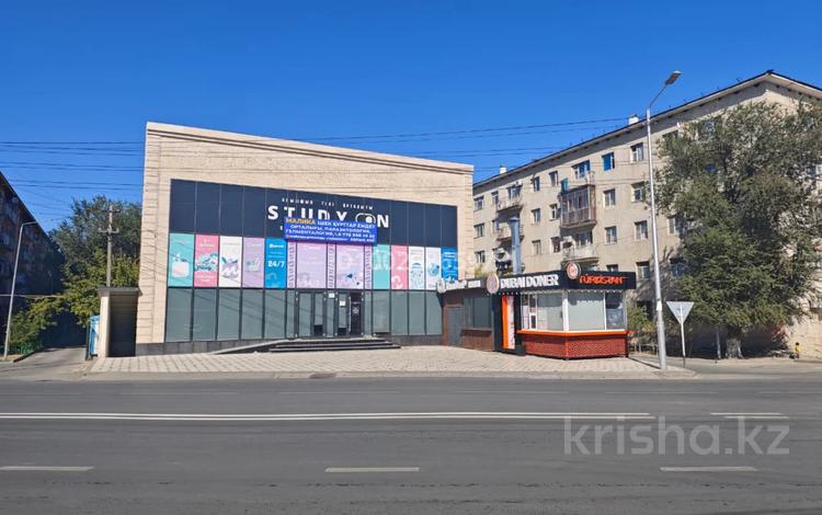 Свободное назначение, офисы, магазины и бутики, склады, общепит, салоны красоты, фитнес и спорт, медцентры и аптеки, образование, развлечения, конференц-залы, кабинеты и рабочие места, студии · 400 м² за 1.2 млн 〒 в Туркестане — фото 3