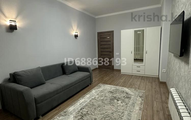 1-комнатная квартира, 45 м², 4/17 этаж помесячно, Калдаякова 23А