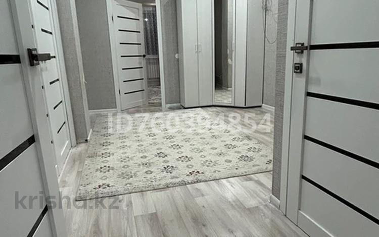 3-бөлмелі пәтер · 81.4 м² · 5/5 қабат, Абая 17/2 — Апорт,Бала Парк,9школа, бағасы: 20 млн ₸ в Сатпаев — фото 2