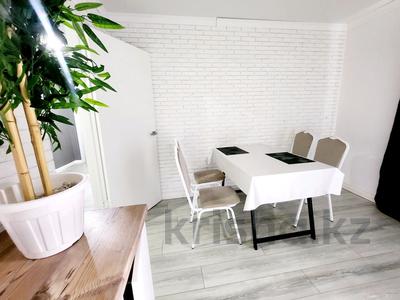 2-комнатная квартира · 62 м² · 2/9 этаж, мкр Кунаева 61 — Площадь призидента за 16 000 ₸ в Уральске