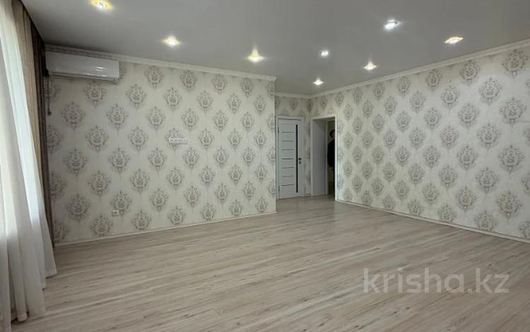 3-бөлмелі пәтер · 71.2 м² · 8/9 қабат, Курганская 2а, бағасы: 40 млн ₸ в Костанае — фото 2