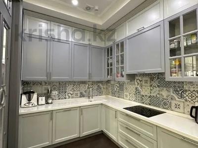 4-бөлмелі пәтер · 166 м² · 6/10 қабат, Кабанбай Батыра 15, бағасы: 168 млн ₸ в Алматы, Медеуский р-н