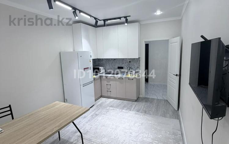 1-комнатная квартира · 50 м² · 12/13 этаж, Просп. Назарбаева за 300 000 ₸ в Алматы, Жетысуский р-н — фото 2