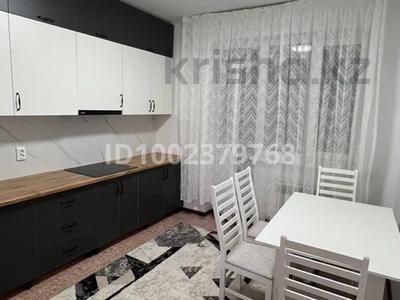 Аренда квартир в Жетысу обл.: 1-комнатная квартира · 46 м² · 10/16 этаж, Байкен Ашимова 14 за 150 000 〒 1-комнатная квартира · 46 м² · 10/16 этаж, Байкен Ашимова 14 за 150 000 〒 в Талдыкоргане, мкр Болашак
