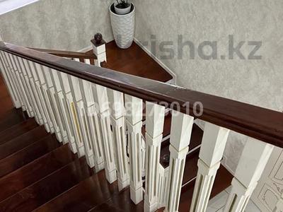 Продажа домов и дачи в Абай обл.: Отдельный дом · 7 комнат · 200 м² · 10 сот., Фурманова — Найманбаева за 67 млн 〒 Отдельный дом · 7 комнат · 200 м² · 10 сот., Фурманова — Найманбаева за 67 млн 〒 в Семее, мкр Красный Кордон