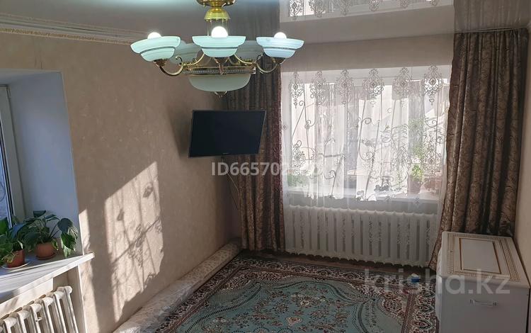 1-комнатная квартира, 32 м², 1/4 этаж, Молдагуловой — Назарбаева за 9.3 млн 〒 в Уральске — фото 14