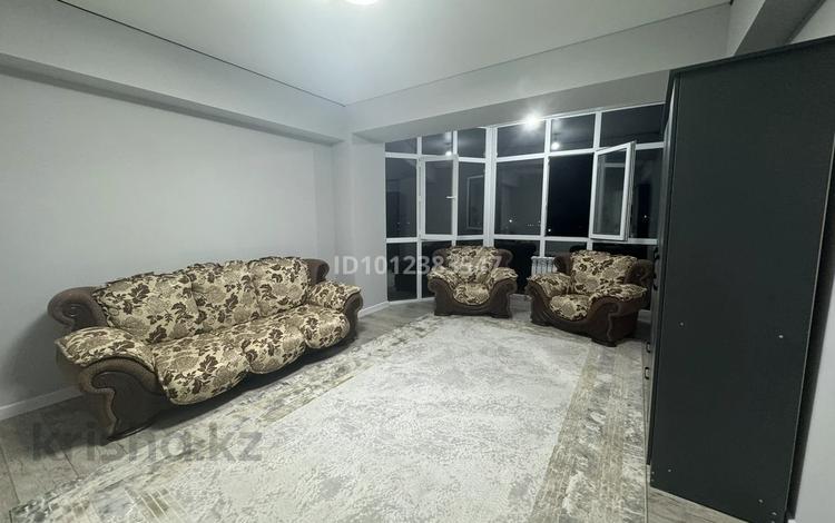 1-бөлмелі пәтер · 50 м² · 4/5 қабат, Абылай хана 2/5, бағасы: 210 000 ₸ в Каскелене — фото 2