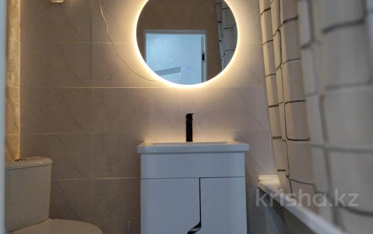 1-бөлмелі пәтер · 50 м² · 3/7 қабат, 17-й мкр, ​17-й микрорайон 110, бағасы: 150 000 ₸ в Актау — фото 10