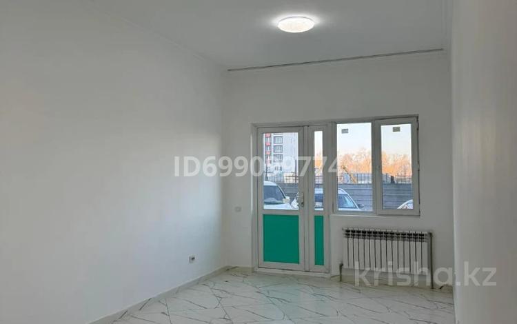 Офисы, медцентры и аптеки, образование, кабинеты и рабочие места · 52 м² за 300 000 ₸ в Алматы, Алатауский р-н — фото 2