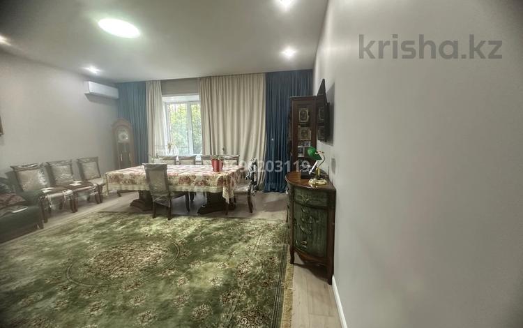 2-бөлмелі пәтер · 90 м² · 2/9 қабат, Уранхаева 15, бағасы: 48 млн 〒 в Семее — фото 7