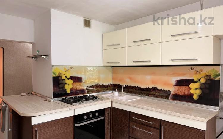 4-бөлмелі пәтер · 82 м² · 1/5 қабат, Айнабұлақ-3 ш/а. 128, бағасы: 250 000 ₸ в Алматы, Жетысуский р-н — фото 3
