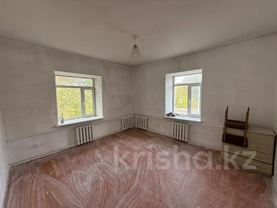 2-бөлмелі пәтер · 60 м² · 2/2 қабат, Жаңа қала ш/а., Мкр Новый Город, ул. АБАЯ 41 — Абая 41 / Гоголя, бағасы: 18.5 млн ₸ в Караганде, Казыбек би р-н
