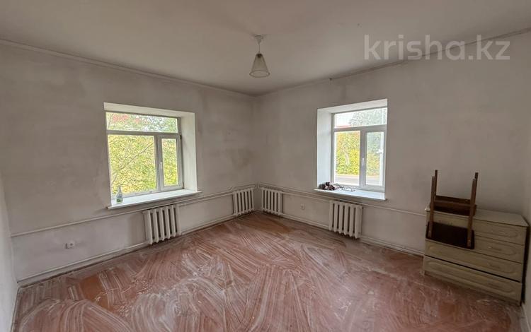 2-комнатная квартира · 60 м² · 2/2 этаж, мкр Новый Город, Мкр Новый Город, ул. АБАЯ 41 — Абая 41 / Гоголя за 18.5 млн ₸ в Караганде, Казыбек би р-н — фото 2