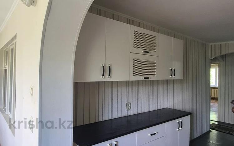 2-комнатная квартира · 60 м² · 2/5 этаж, 18-й микрорайон 9 за 130 000 ₸ в Шымкенте, Аль-Фарабийский р-н — фото 2