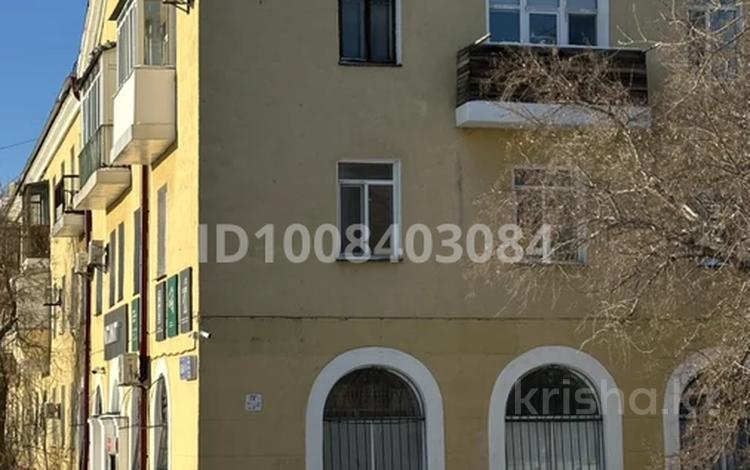 3-комнатная квартира · 65 м² · 1/3 этаж, мкр Новый Город, Абая 74 за 23 млн 〒 в Караганде, Казыбек би р-н — фото 2