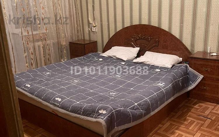 2-комнатная квартира · 64 м² · 3/10 этаж, Карманова 76 за 125 000 ₸ в Семее — фото 2