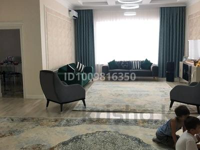 Отдельный дом · 5 комнат · 272 м² · 9.6 сот., мкр Самал-2, Пр-д 17 3 за 85 млн ₸ в Атырау