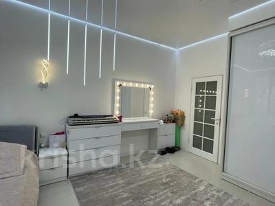4-бөлмелі пәтер · 110 м² · 14/32 қабат, Аль-фараби 9бл5г, бағасы: 160 млн ₸ в Алматы, Бостандыкский р-н