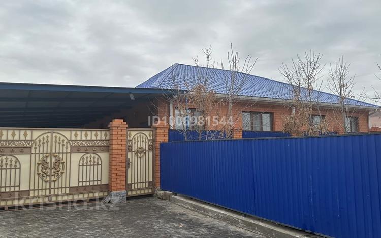 Отдельный дом · 4 комнаты · 196 м² · 10 сот., мкр Жумыскер, Малай Сары би 651 — Напротив 35 школы за 45 млн ₸ в Атырау — фото 3