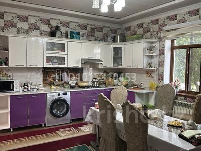Отдельный дом · 7 комнат · 1000 м² · 10 сот., Батырбекова 71 А — Район Жуковский за 35 млн ₸ в Туркестане