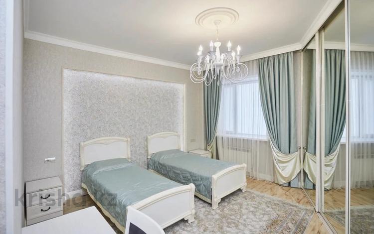 4-комнатная квартира, 126.2 м², 1/3 этаж, Жалайыри за 105 млн 〒 в Астане, Алматы р-н — фото 9
