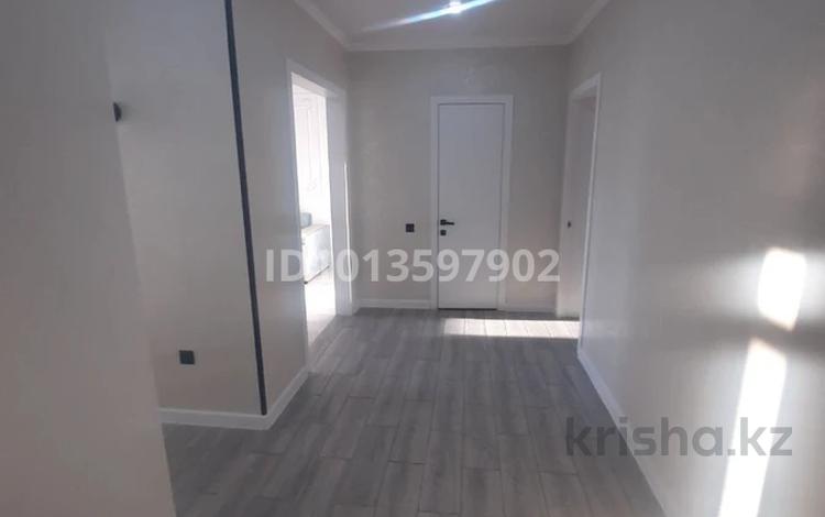 2-комнатная квартира · 67 м² · 5/10 этаж, мкр Юго-Восток, Букетова 60а за 240 000 ₸ в Караганде, Казыбек би р-н — фото 2