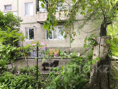 3-бөлмелі пәтер · 57 м² · 1/5 қабат, Алибекова 14 — Рынок Алатау, бағасы: 15 млн ₸ в Каргалы (п. Фабричный)