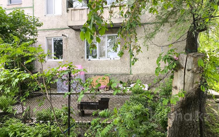 3-бөлмелі пәтер · 57 м² · 1/5 қабат, Алибекова 14 — Рынок Алатау, бағасы: 15 млн ₸ в Каргалы (п. Фабричный) — фото 2