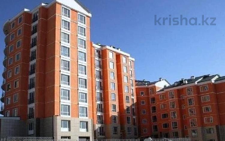 2-комнатная квартира, 80 м², 7/11 этаж помесячно, 15-й мкр 62