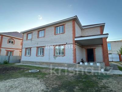 Продажа домов и дачи в Актюбинской обл.: Отдельный дом · 7 комнат · 280 м² · 10 сот., Акжелен 2 — Рядом мечеть Кабак за 52 млн 〒 Отдельный дом · 7 комнат · 280 м² · 10 сот., Акжелен 2 — Рядом мечеть Кабак за 52 млн 〒 в Актобе, жилой массив Заречный-3