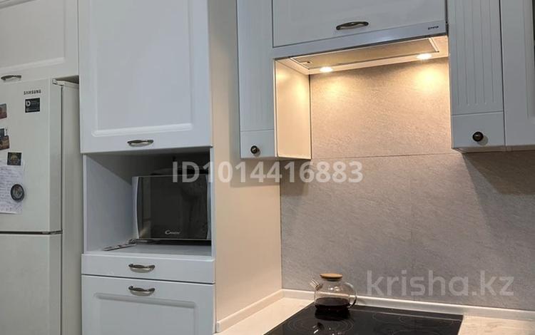 3-комнатная квартира · 84 м² · 3/15 этаж, Степной-4 3 за 15 000 ₸ в Караганде — фото 2