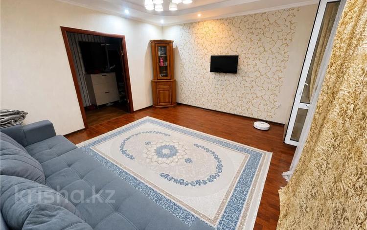 4-комнатная квартира · 85 м² · 6/9 этаж, мкр Юго-Восток, Степной 1 4/37 за 30 млн ₸ в Караганде, Казыбек би р-н — фото 2