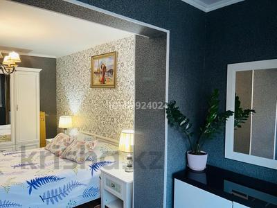 4-комнатная квартира · 97 м² · 3/5 этаж, 15-й мкр 25 за 300 000 ₸ в Актау