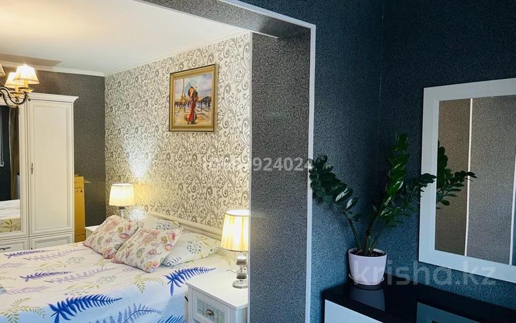 4-комнатная квартира · 97 м² · 3/5 этаж, 15-й мкр 25 за 300 000 ₸ в Актау — фото 19