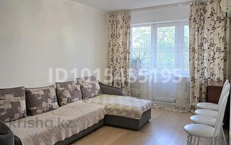 3-комнатная квартира · 60 м² · 3/4 этаж, мкр №3 46/47 — По улице Ұлықбек, жеду улицами Алтынсарина и Сайна за 350 000 ₸ в Алматы, Ауэзовский р-н — фото 2