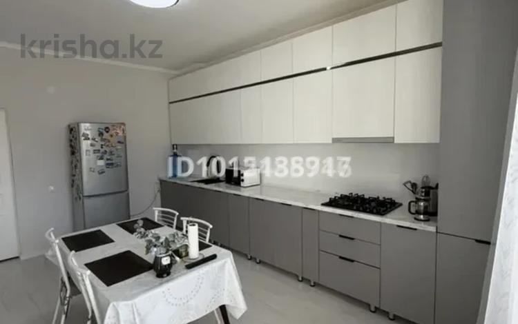 2-бөлмелі пәтер · 72.2 м² · 2/9 қабат, Нұрсая ш/а., Т. Жумагалиева 10, бағасы: 300 000 ₸ в Атырау, мкр Нурсая — фото 2