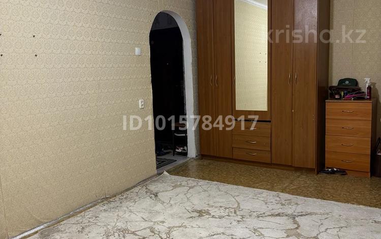 1-комнатная квартира · 38 м² · 2/9 этаж, мкр 11 — Улица Нагашбай Шайкенова, 2 / 11-й микрорайон, 82 за 15 млн ₸ в Актобе — фото 2