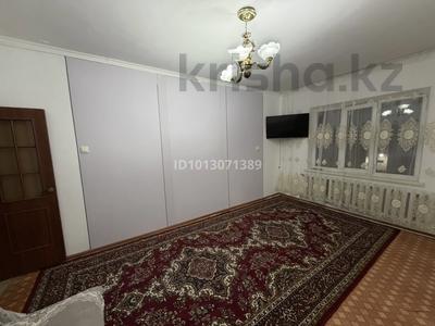 2-комнатная квартира · 50 м² · 5/5 этаж, мкр Акбулак 76б за 100 000 ₸ в Таразе