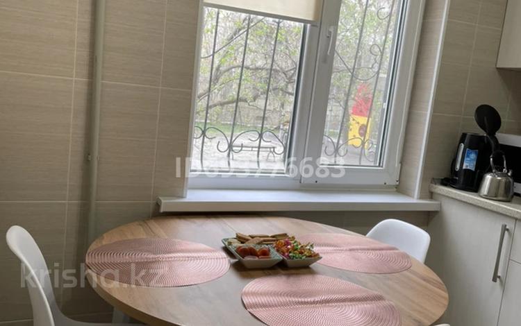 3-комнатная квартира, 61.8 м², 1/5 этаж, Кунаева — Алдабергенова за 37 млн 〒 в Талдыкоргане, мкр Самал — фото 2