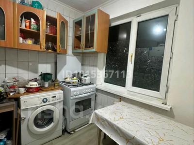 2-комнатная квартира · 45 м² · 4/4 этаж, мкр №3 5 — Пересечение Саина -Улугбека, развитая транспортная развязка позволяет добраться в любую часть города, но сам дом находится вдали от магистралей, панельный дом 1963 года, тёплая и сухая квартира без сврлсти, крыша не протекает, можно заселиться и жить без дополнительных вложений, поастиковые окная в балконе вместительный сухой шкаф, , во дворе близко продутовые магазины , удобная парковка, рядом школы, детские сады, аптеки, кафе, 9 минут до рынка Сары арка, , напоотив 3 микрорайона находится бизнес колледж, документы в порядке, всё остави, заходите и живите., рядом Нархоз и университет КазГАСА за 26.6 млн ₸ в Алматы, Ауэзовский р-н