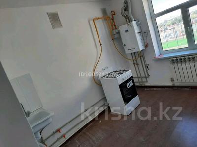 3-бөлмелі пәтер · 64 м², Уәлиханов 164 — 14 мектеп жанында орналасқан, бағасы: 15 млн ₸ в Кентау