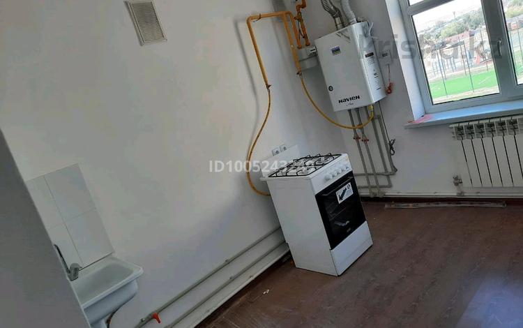 3-бөлмелі пәтер · 64 м², Уәлиханов 164 — 14 мектеп жанында орналасқан, бағасы: 15 млн ₸ в Кентау — фото 2