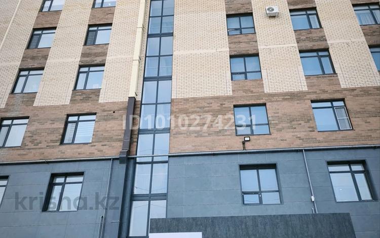 1-комнатная квартира · 57 м² · 7/9 этаж, Санкибай батыра 177А — Напротив Дару за 200 000 〒 в Актобе — фото 2