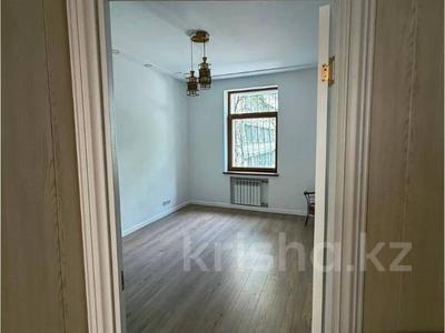 2-бөлмелі пәтер · 57 м² · 2/3 қабат, Толе би 49, бағасы: 55 млн ₸ в Алматы, Медеуский р-н