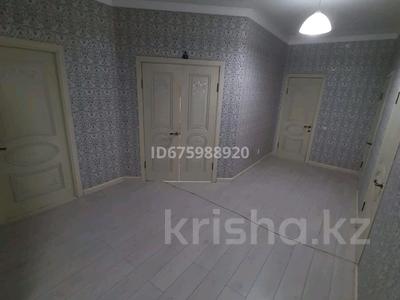 3-комнатная квартира · 105 м² · 1/7 этаж, мкр 12 54 — Озерная за 33 млн 〒 в Актобе