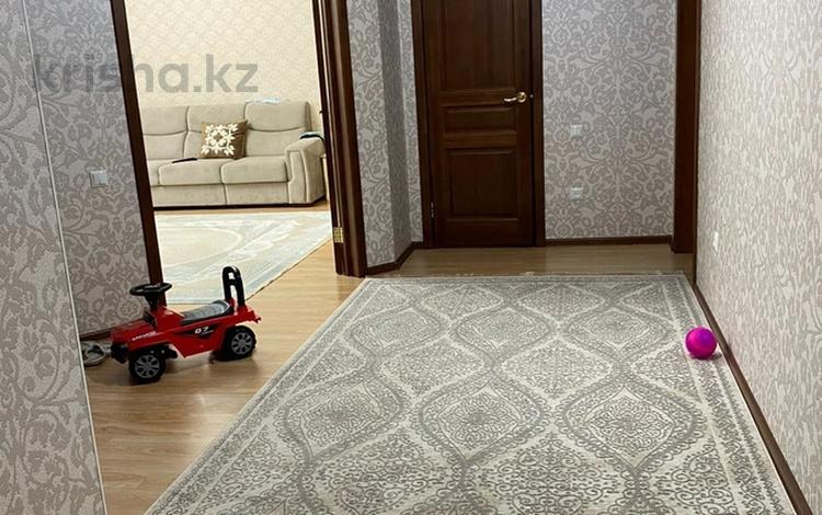 2-бөлмелі пәтер · 86.6 м² · 3/5 қабат, мкр. Алтын орда, таелсиздик, бағасы: 36.9 млн ₸ в Актобе — фото 2