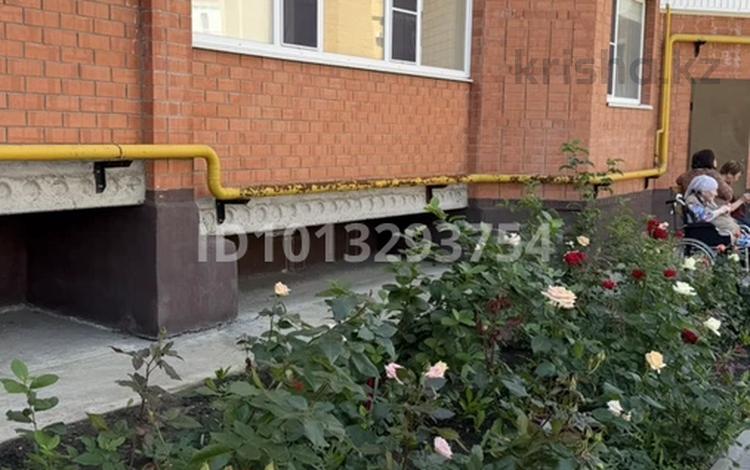 3-бөлмелі пәтер · 95 м² · 3/5 қабат, мкр. Алтын орда 12А/1, бағасы: 42.9 млн ₸ в Актобе — фото 2