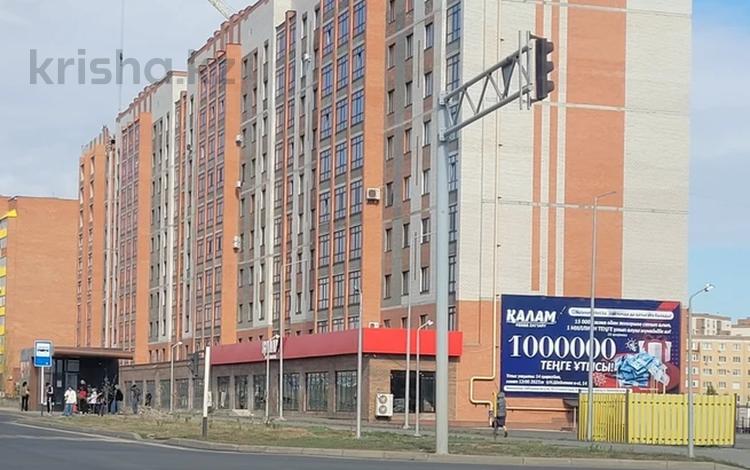 2-бөлмелі пәтер · 63 м² · 10/10 қабат, Алтын орда ш/а., Тауелсиздик 15е — Халел Досмухамедова, бағасы: 19 млн ₸ в Актобе, мкр. Алтын орда — фото 2