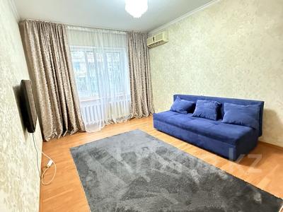 3-комнатная квартира · 80 м² · 1/5 этаж, мкр Мамыр-7 19 за 330 000 ₸ в Алматы, Ауэзовский р-н